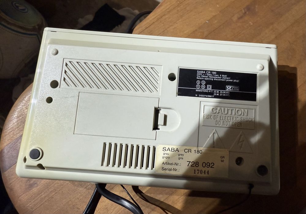 Радио-будилник SABA