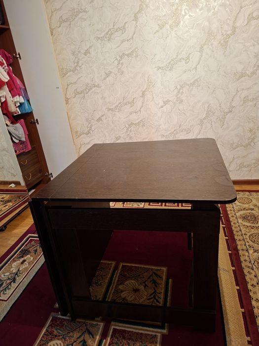Стол раздвижной,