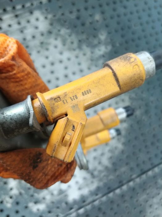 rampa cu injectoare  k12b 1.2 b suzuki splash opel agila b