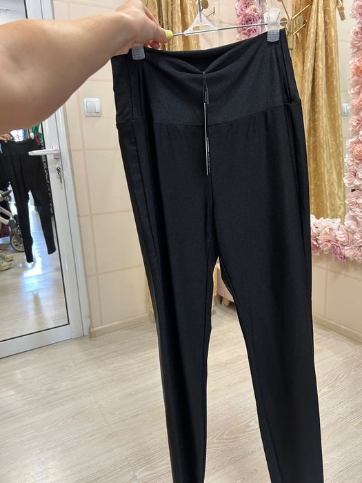 Черен лъскав клин