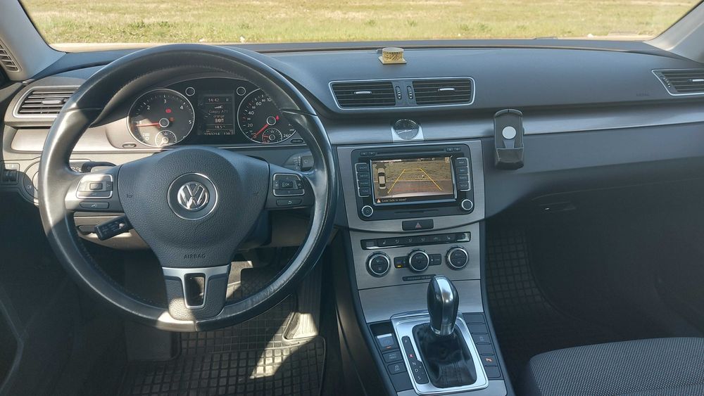 VOLKSWAGEN Passat 2012 — imagine 13