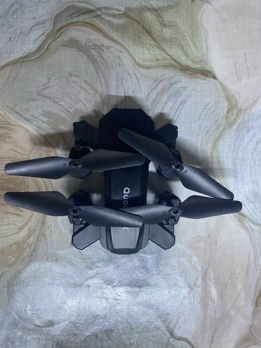 Drona model QuadronX