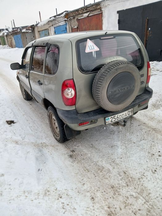 Продаю автомашину Нива Шевроле