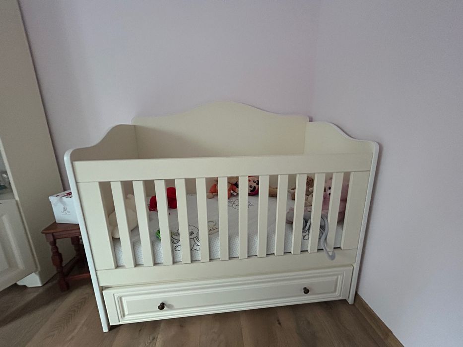 Pătuț pentru bebeluși și copii