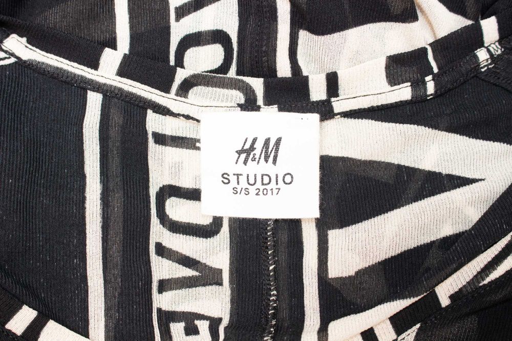 H&M Studio Дамска копринена блуза от трико дълга монохром “Love” принт 34