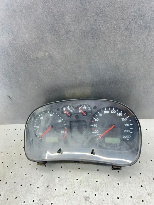 Ceasuri bord 88311301 Volkswagen VW Golf 1.9 TDI MT (101 hp)
