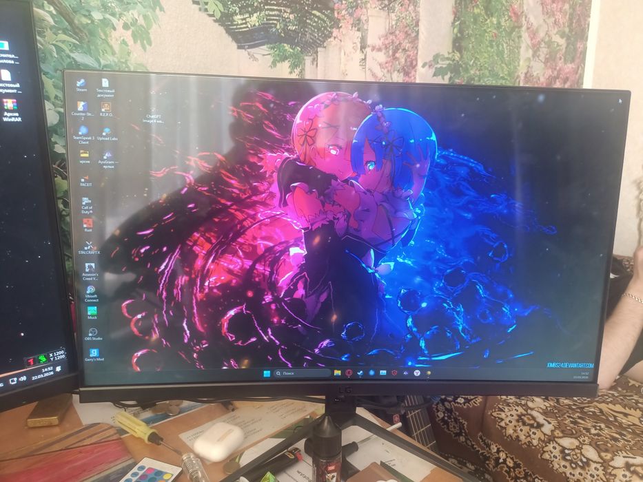 Монитор в отличном состоянии 100гц