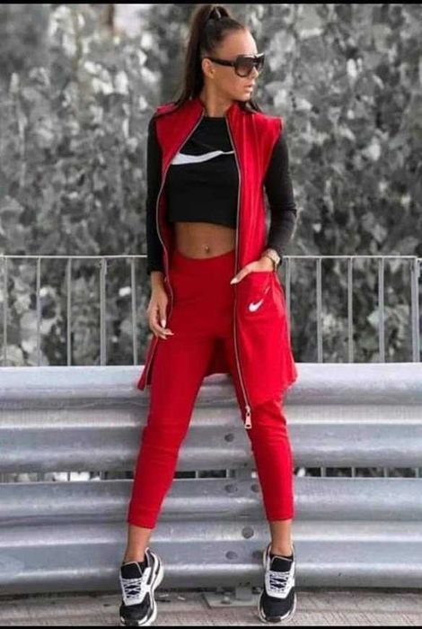 Дамски спортен екип найк от 3 части.  Елек блуза и панталон