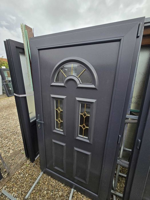 usi gri antracit noi cu model 1600 lei