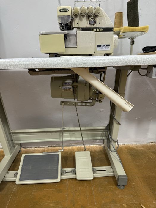 Швейная машинка аверлок продаётся