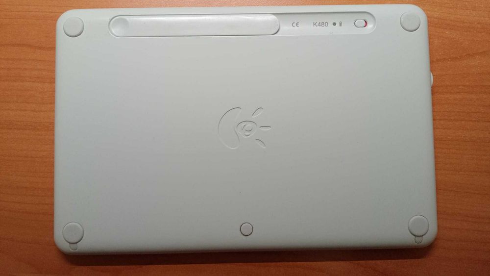 Tastatura Logitech K480. Max 3 device, Bluetooth, folosita.