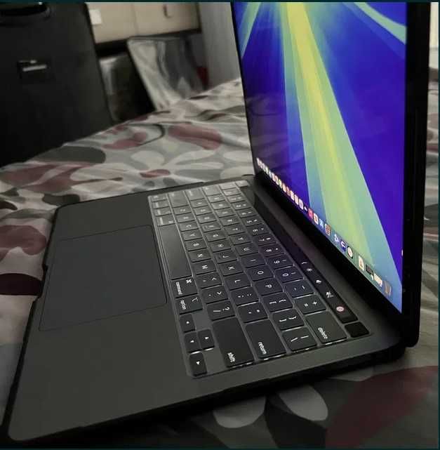 Vand MacBook Pro M1, 8gb RAM, 512 gb Memorie Interna