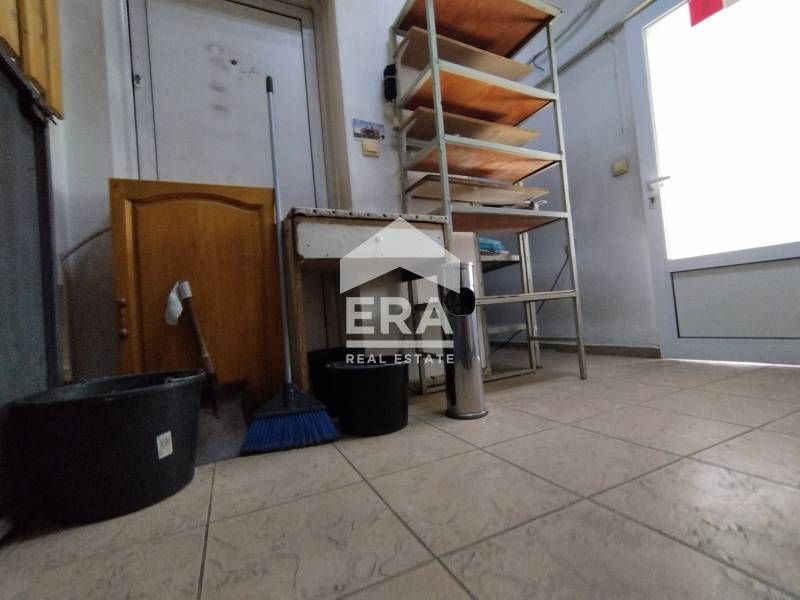 Дава се под наем Магазин в Хасково, Център - 126 кв.м за 612 € - Снимка #3