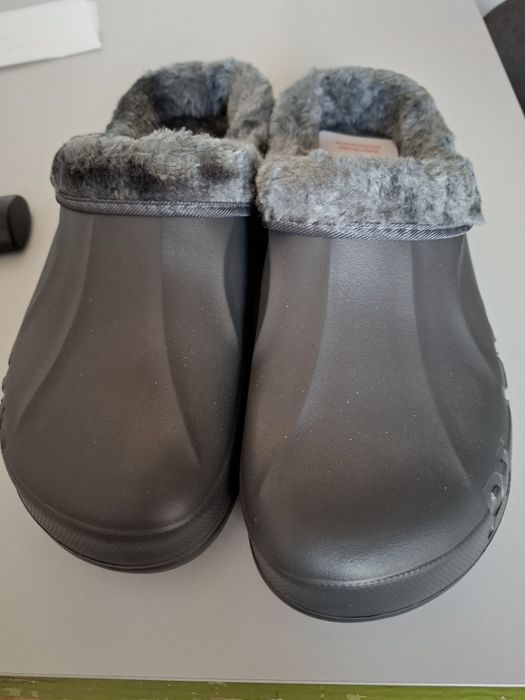 Vind papuci captusiti