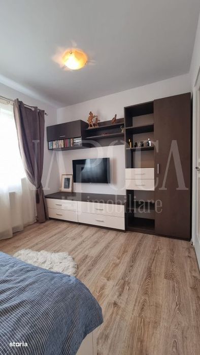 Apartament 3 camere de vanzare in Floresti