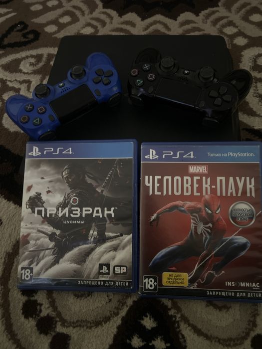 Play station 4 slim