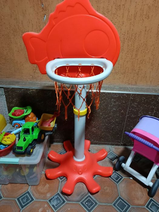 Продам баскетбольное кольцо! Регулируется по высоте!