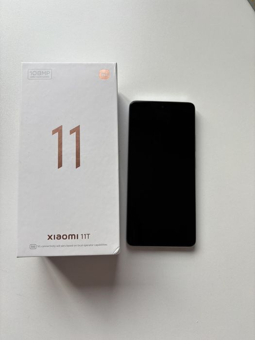 Xiaomi 11T телефона е без следи от употреба