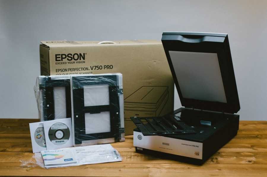 Сканер Epson Perfection V750 Pro для пленки и негативов