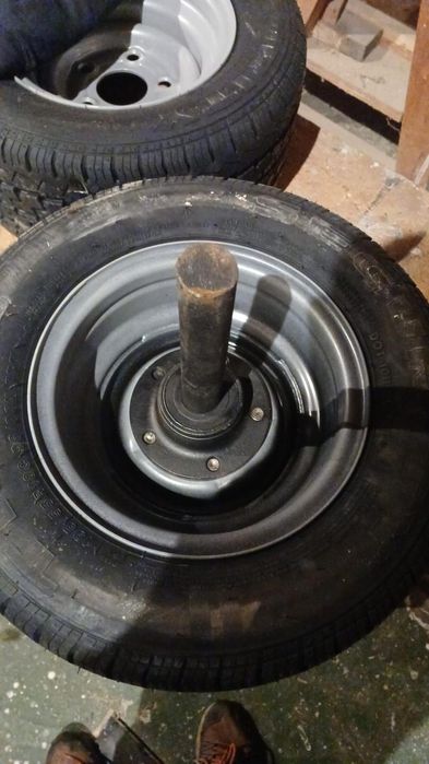 Butucii remorci carute