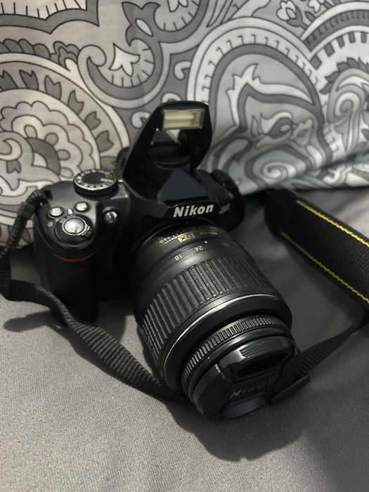 nikon d3000+обектив 18-55мм с vr