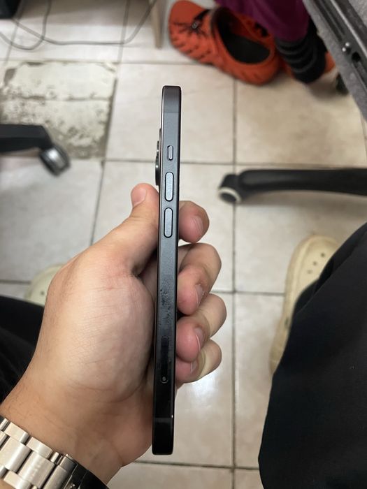 Продам Iphone 15 256gb