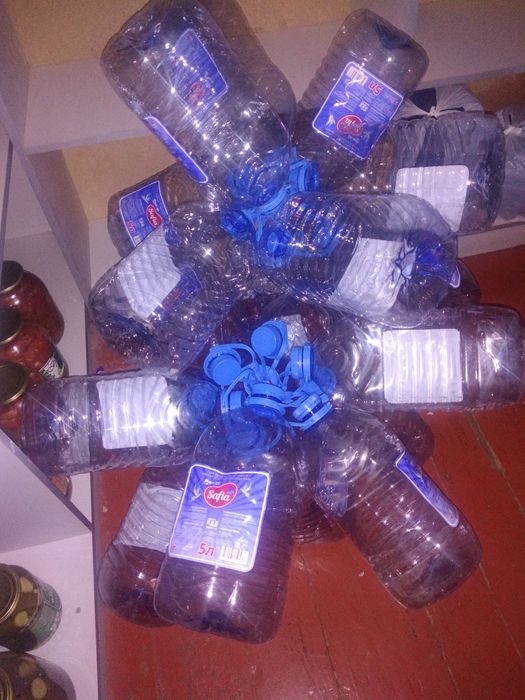 Продам 5л баклажки.