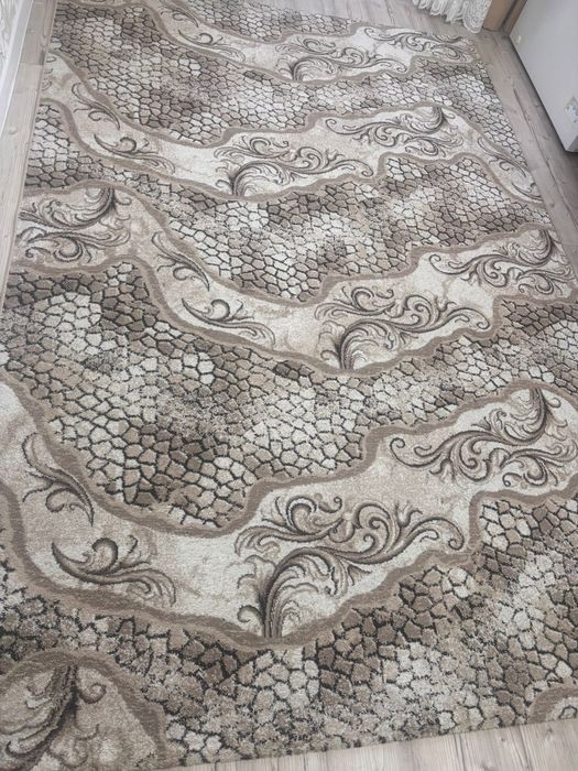 Продам ковёр размер 2×3