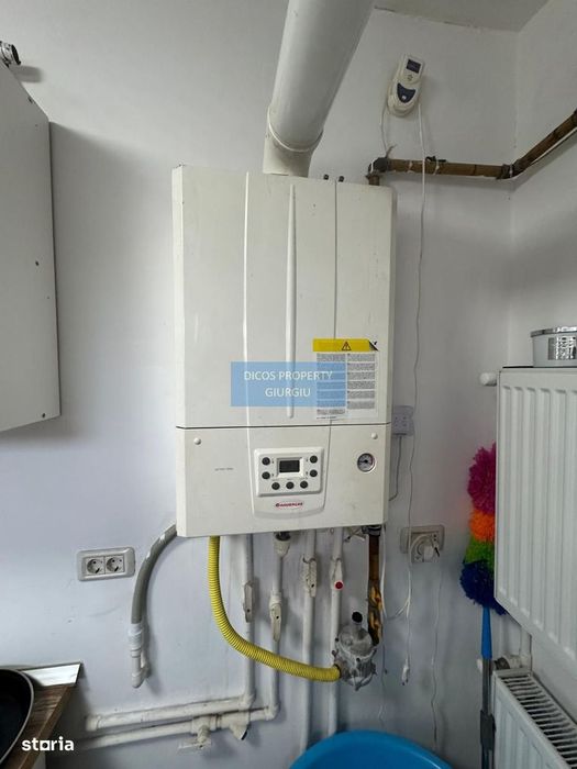 Casă cu mansardă și piscină de vânzare – Pictor Andreescu