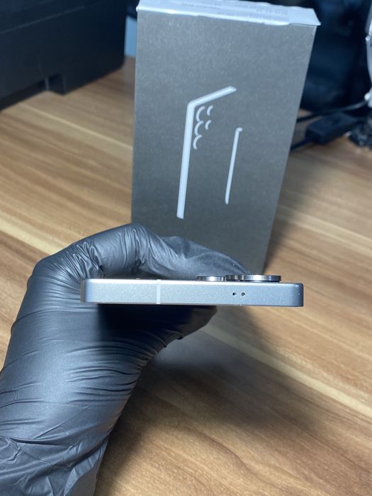 Samsung Galaxy s25 ultra • 256 GB • Titanium Gray