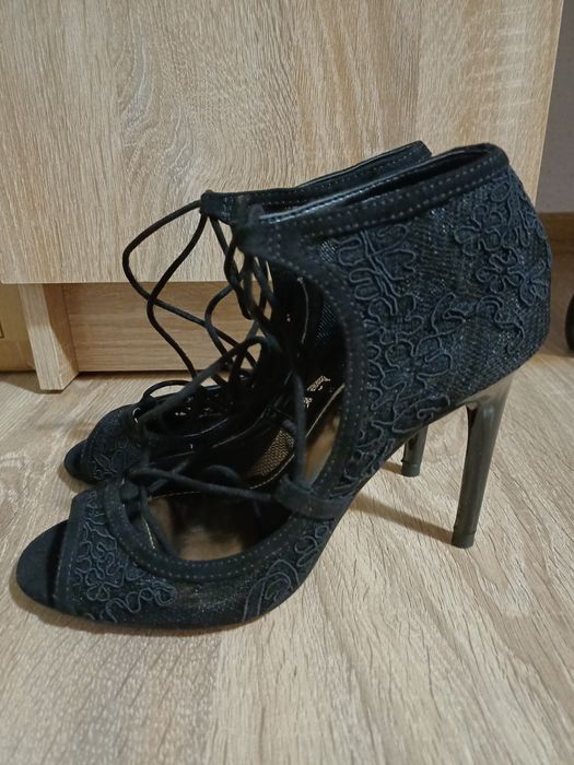 Sandale deosebite Next