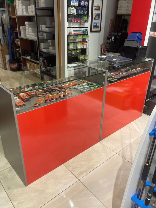 Търговско оборудване,стойки за въдици,стъклени рафтове