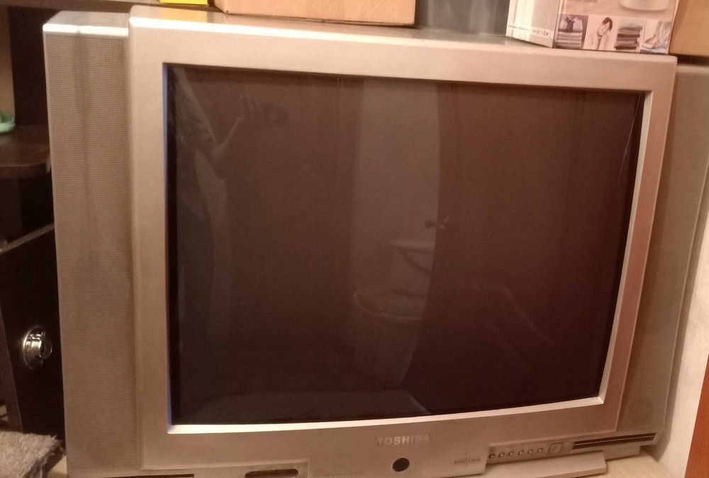 Продам старый телевизор Toshiba