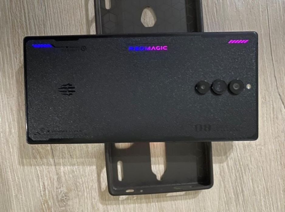 Red magic 8 pro 256/12