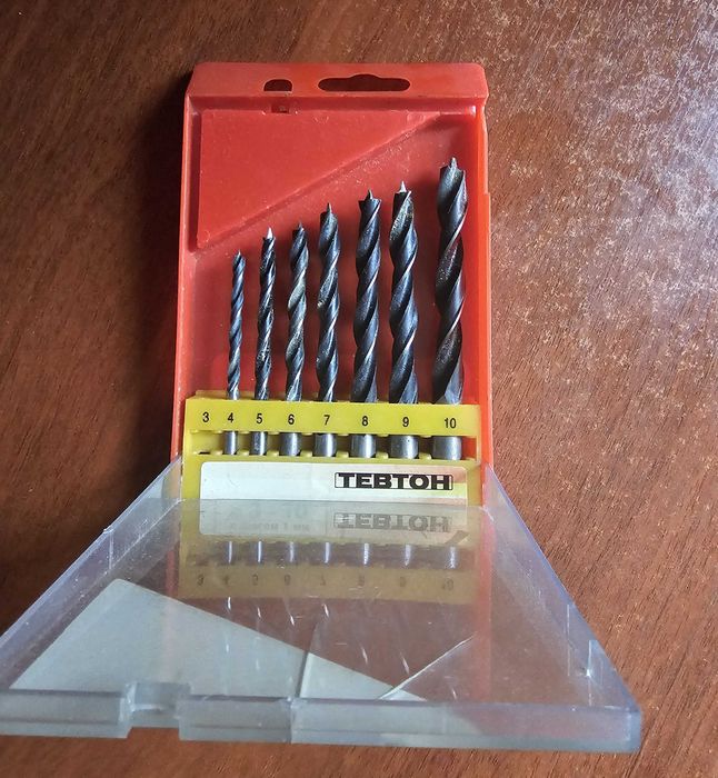 Продам набор свёрл по дереву