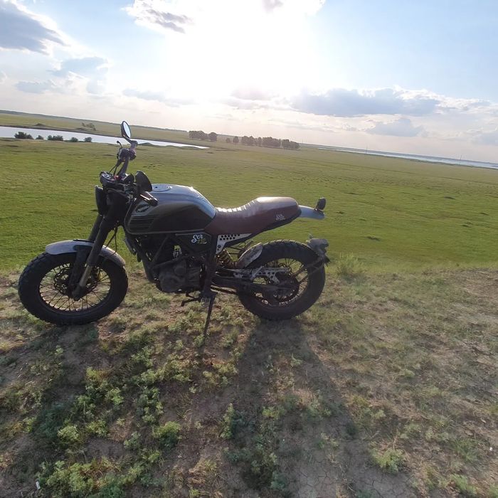 Minsk scrambler 250