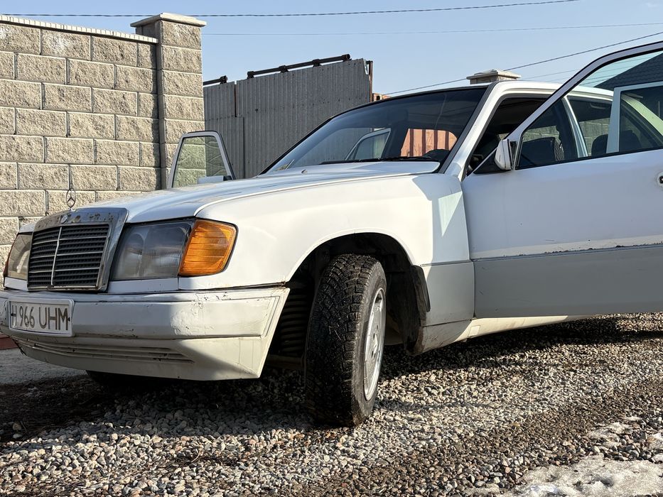 Мерседес  E 200