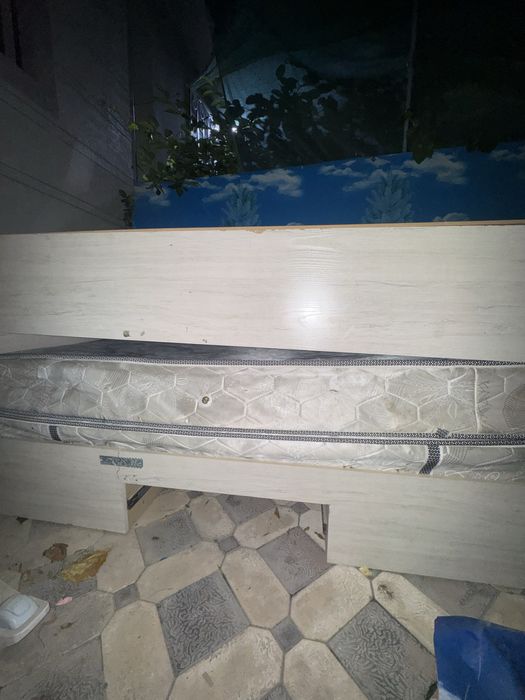 Kravat mebel matras