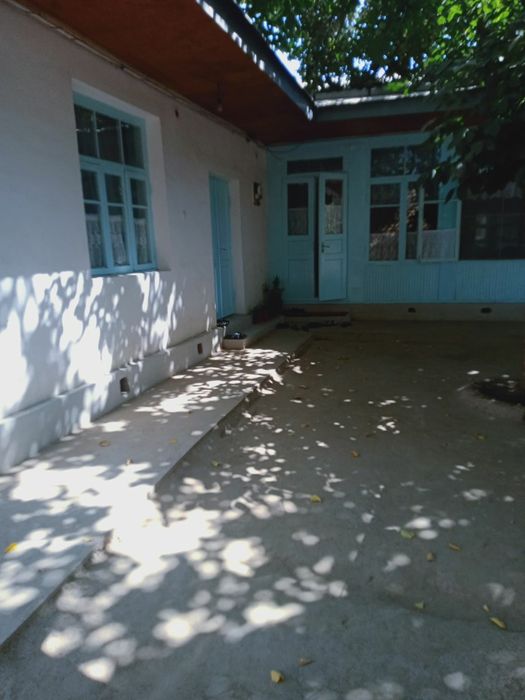 Uy sotiladi yunusobod da