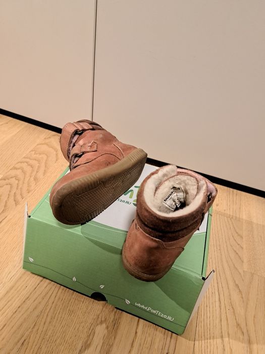 Ghete imblanite Bundgaard crem marimea 25 piele 30 lei