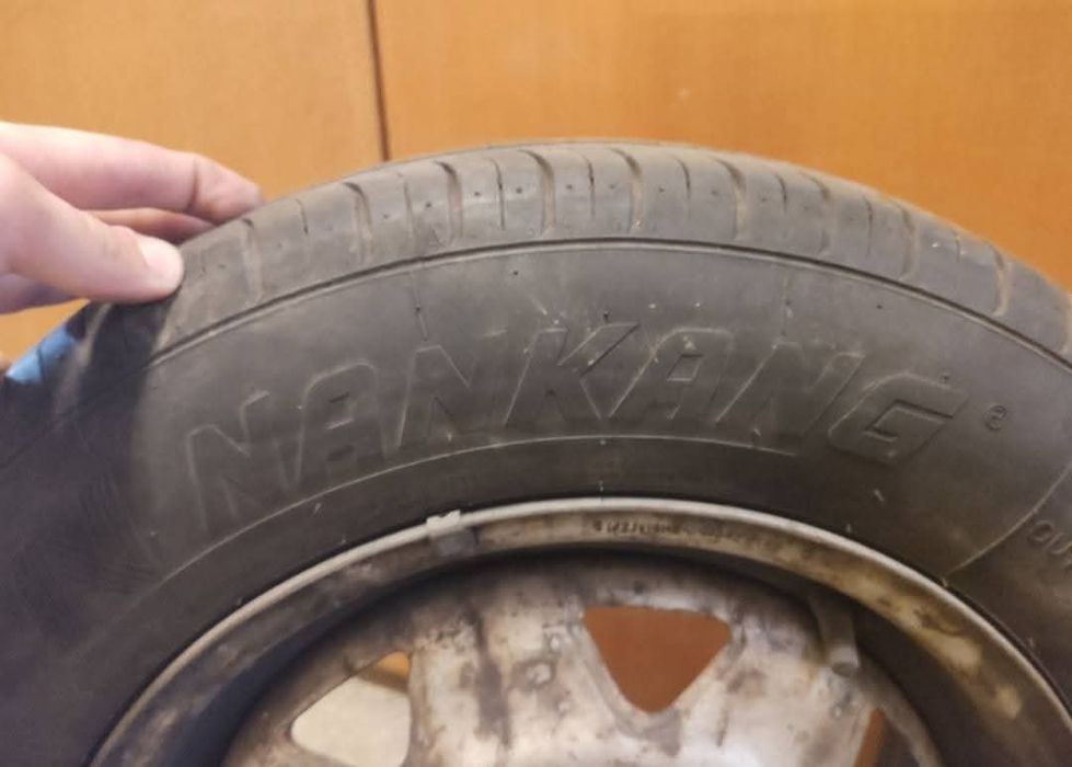 4 броя летни гуми с джанти  175/70/R14.