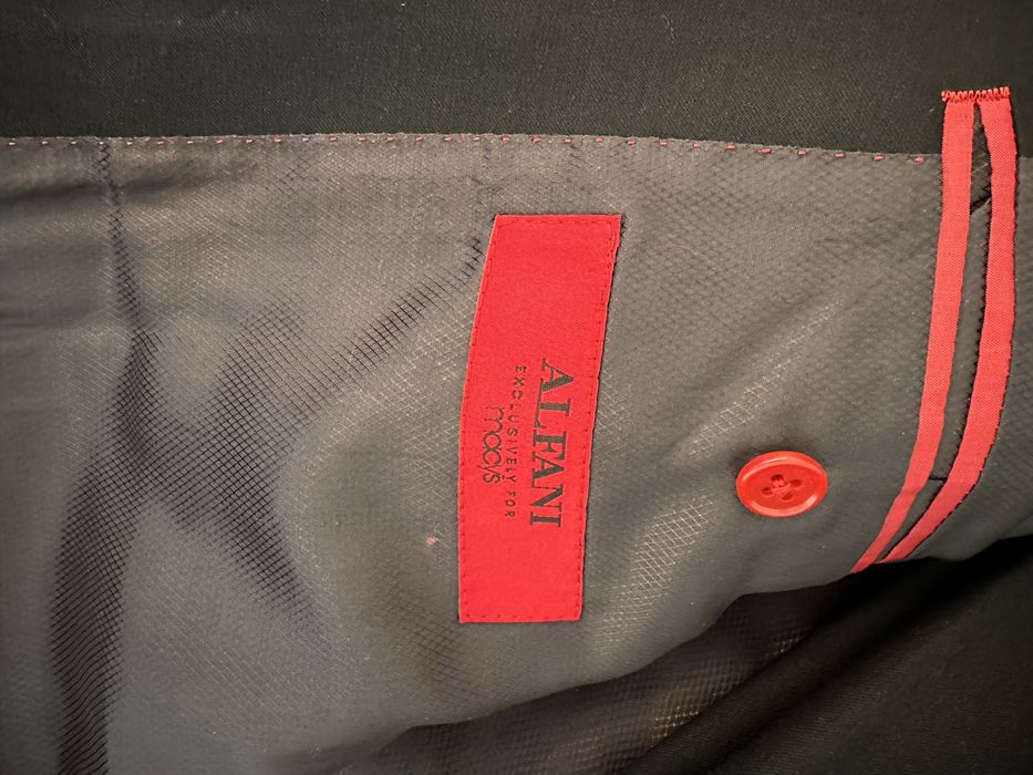 Мужские костюмы новые и без бирки