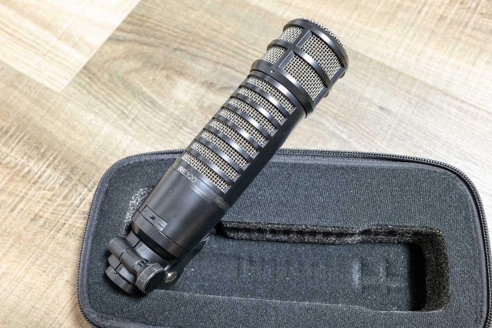 Microfon podcast Electro-Voice RE320