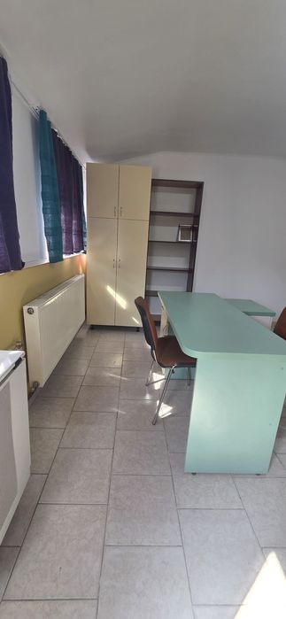 Spatiu de inchiriat pentru activități restrânse.
