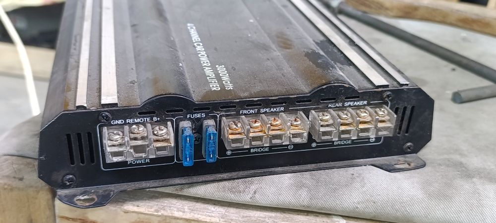 Продам усилитель 4х канальный