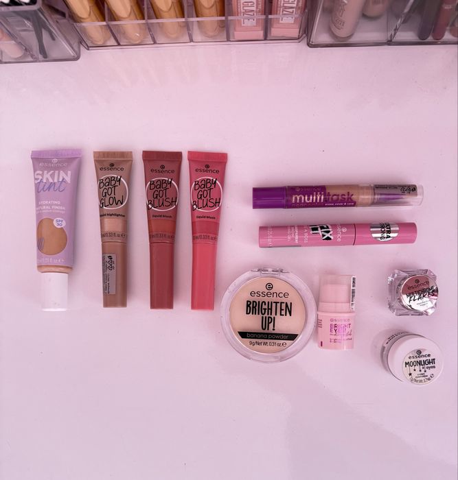 Декоративна козметика Huda beauty, Dior, Chanel, Essence, Catrice