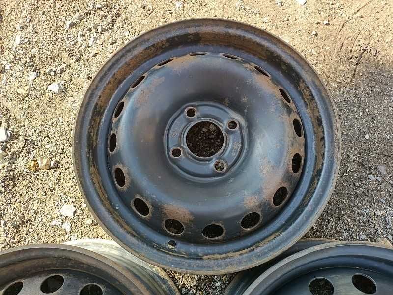 Продам оригинальные металлические диски на Renault.
