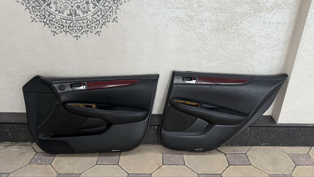 Продам обшивка дверей на lexus es 300