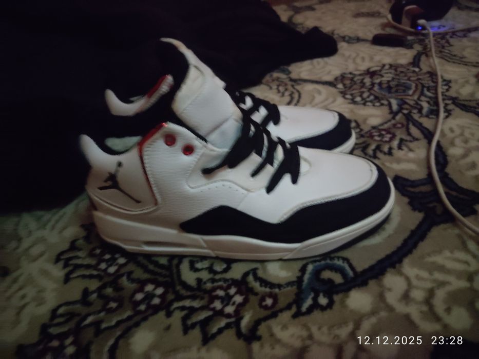 Мужские кроссовки