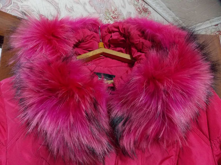 Куртка - пуховик девичья в Отличном состоянии !!!